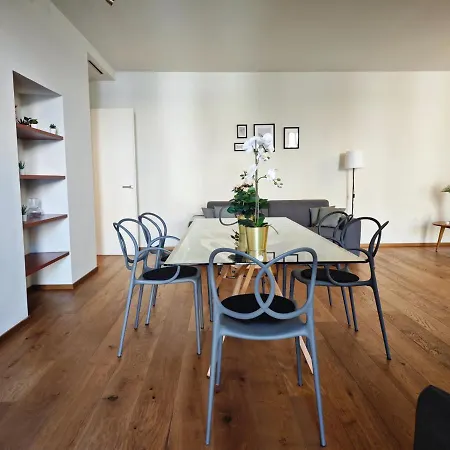Hostdomus - Lagrange Family Appartement